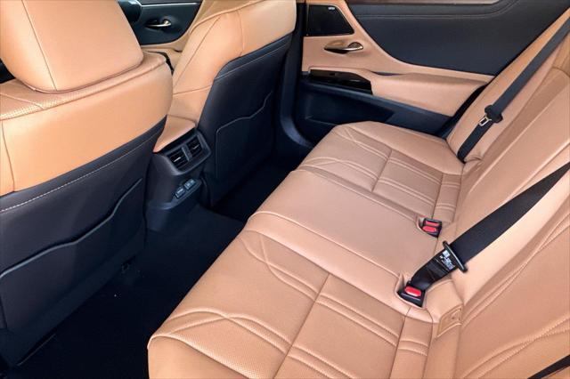 new 2025 Lexus ES 300h car, priced at $56,234