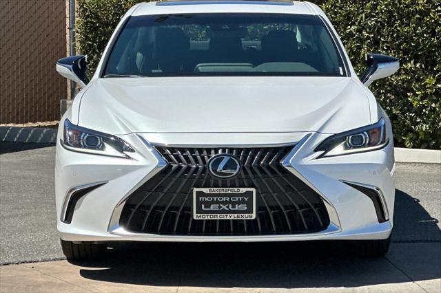 new 2025 Lexus ES 300h car, priced at $49,114