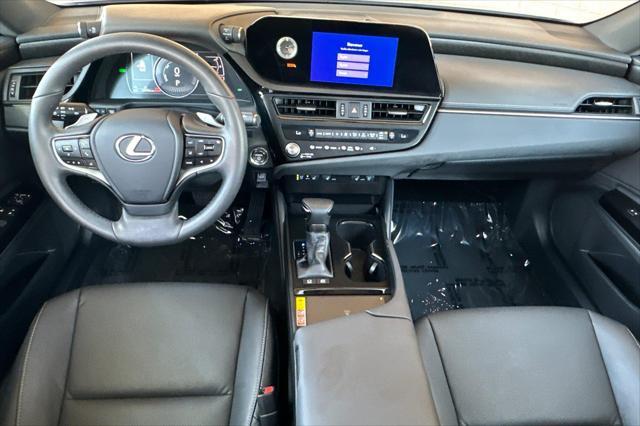 used 2024 Lexus ES 300h car