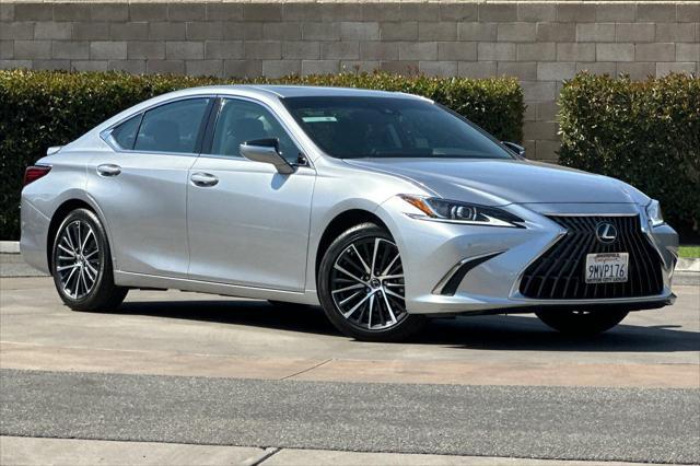 used 2024 Lexus ES 300h car
