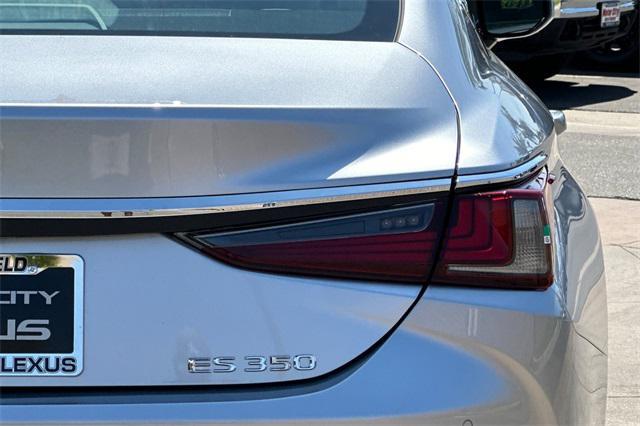 new 2025 Lexus ES 350 car, priced at $47,554