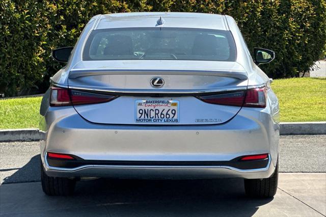 used 2024 Lexus ES 300h car