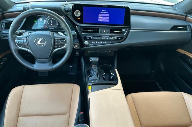 used 2024 Lexus ES 300h car