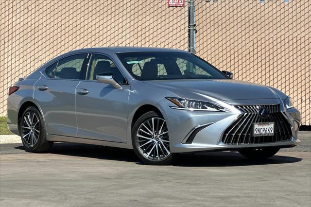 used 2024 Lexus ES 300h car