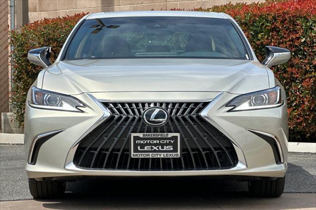 new 2025 Lexus ES 300h car, priced at $48,394