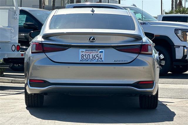 used 2020 Lexus ES 300h car, priced at $35,199