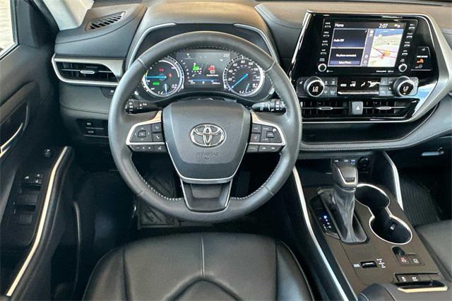 used 2022 Toyota Highlander Hybrid car, priced at $39,406