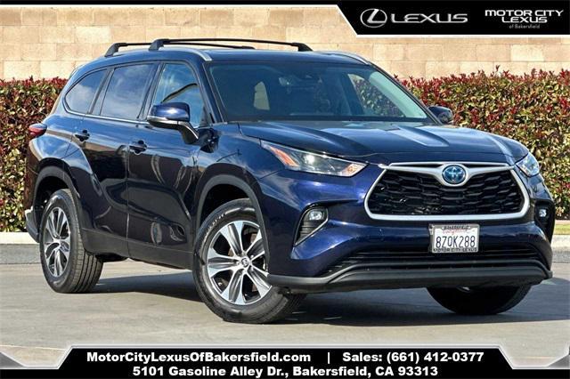 used 2022 Toyota Highlander Hybrid car, priced at $39,406