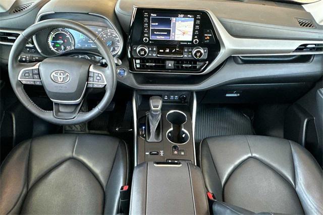 used 2022 Toyota Highlander Hybrid car, priced at $39,406