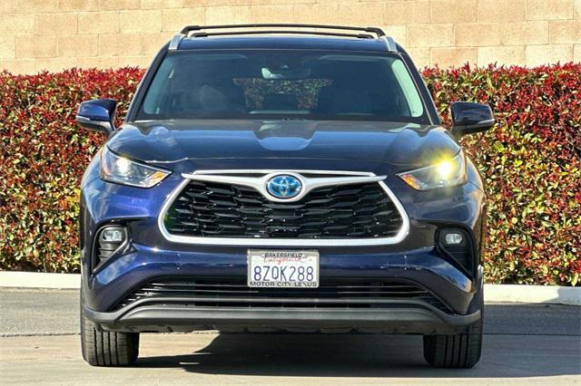 used 2022 Toyota Highlander Hybrid car, priced at $39,406