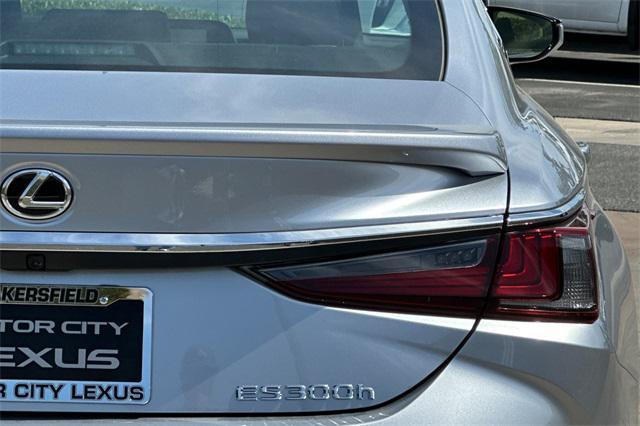 new 2024 Lexus ES 300h car, priced at $49,040