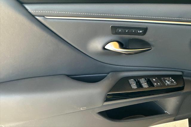 new 2025 Lexus ES 350 car, priced at $47,494