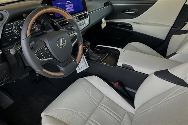 new 2025 Lexus ES 350 car, priced at $51,689