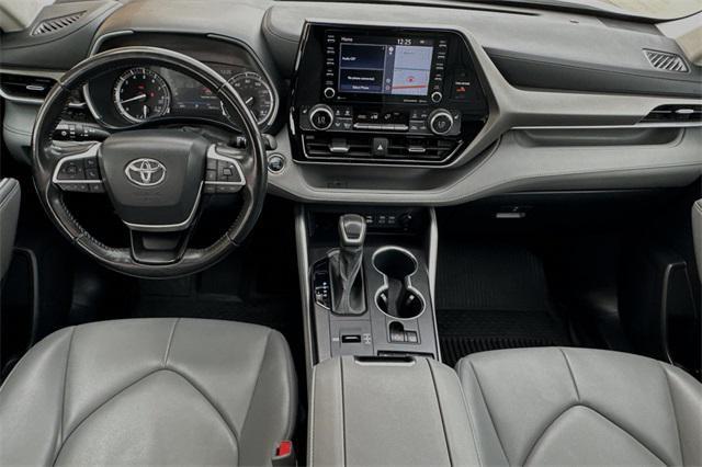 used 2022 Toyota Highlander car, priced at $36,809