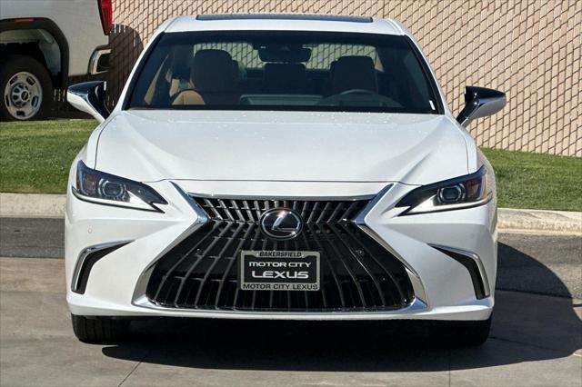 new 2025 Lexus ES 300h car, priced at $50,542