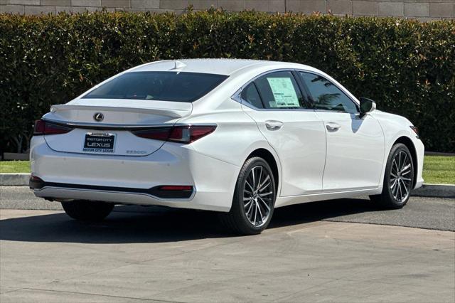 new 2025 Lexus ES 300h car, priced at $50,542