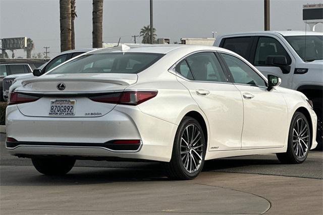 used 2022 Lexus ES 300h car, priced at $37,885