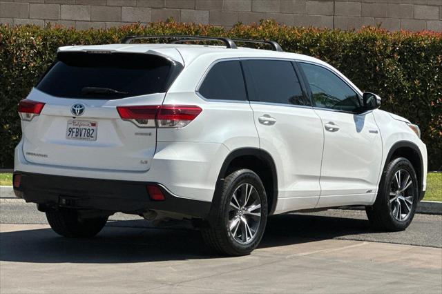 used 2017 Toyota Highlander Hybrid car