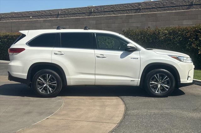 used 2017 Toyota Highlander Hybrid car