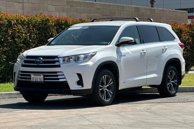 used 2017 Toyota Highlander Hybrid car