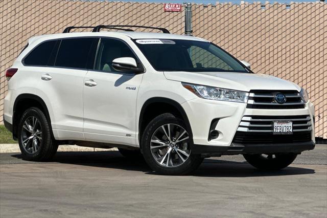 used 2017 Toyota Highlander Hybrid car