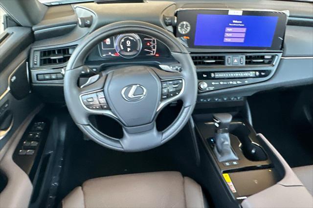 new 2025 Lexus ES 300h car, priced at $57,214