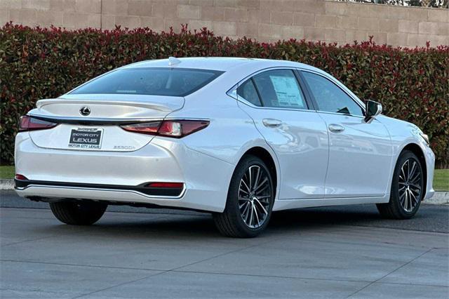 new 2025 Lexus ES 300h car, priced at $50,524