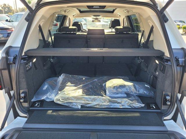 new 2026 BMW X7 car, priced at $101,925