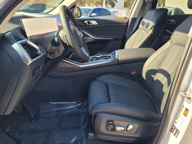 new 2026 BMW X7 car, priced at $101,925