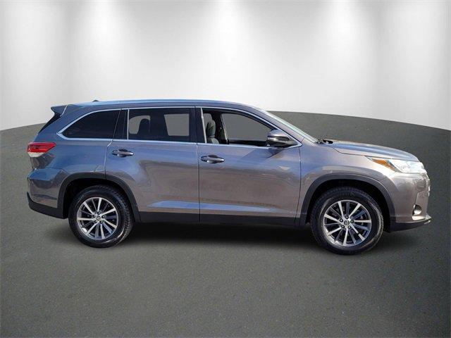 used 2019 Toyota Highlander car, priced at $22,379