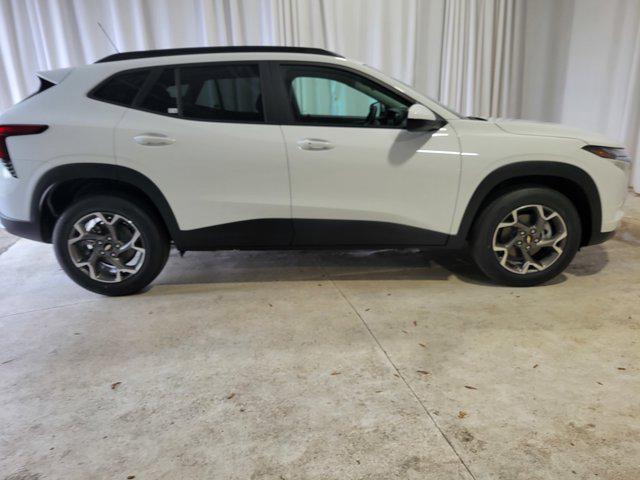 new 2025 Chevrolet Trax car, priced at $25,753