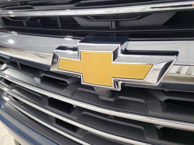 new 2025 Chevrolet Traverse car, priced at $42,518