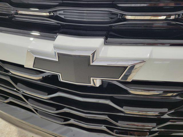 new 2025 Chevrolet Trax car, priced at $27,035