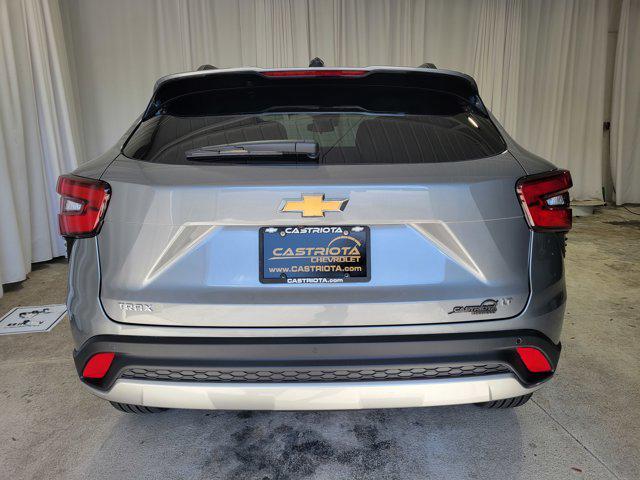 new 2025 Chevrolet Trax car, priced at $25,179