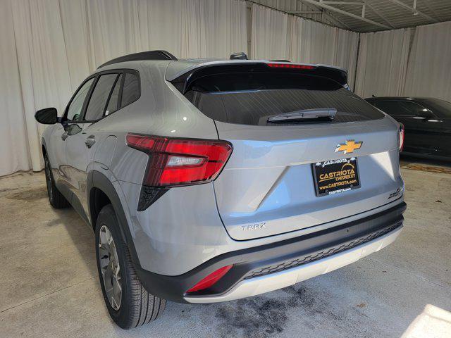 new 2025 Chevrolet Trax car, priced at $25,179