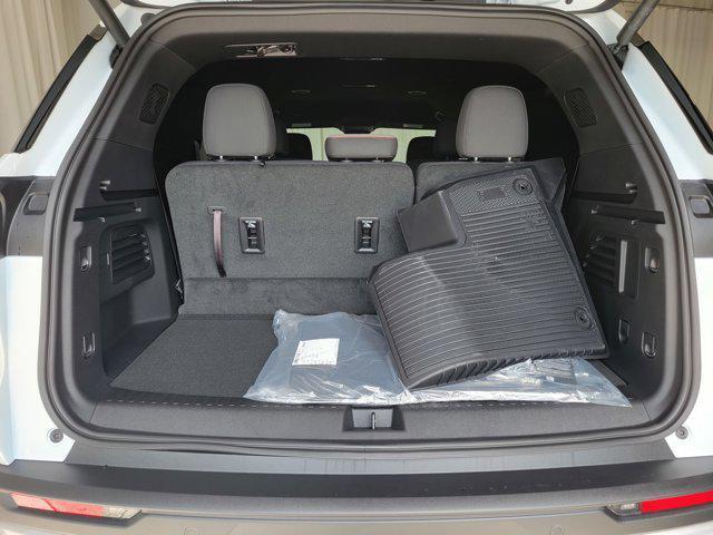new 2025 Chevrolet Traverse car, priced at $41,658