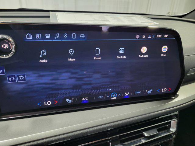 new 2025 Chevrolet Traverse car, priced at $41,658