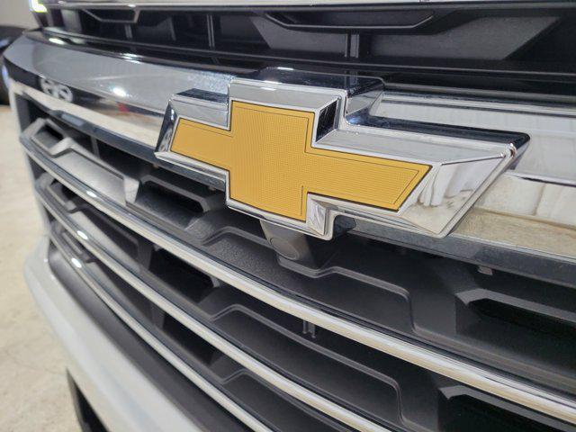 used 2025 Chevrolet Traverse car, priced at $36,514