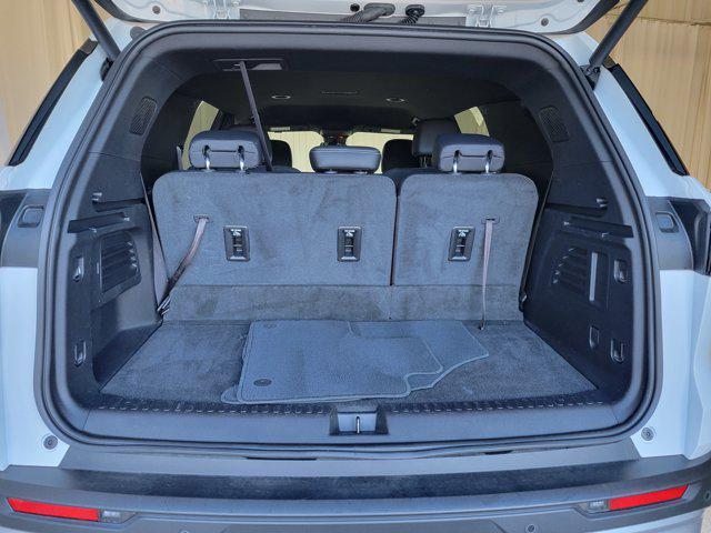 used 2025 Chevrolet Traverse car, priced at $36,514