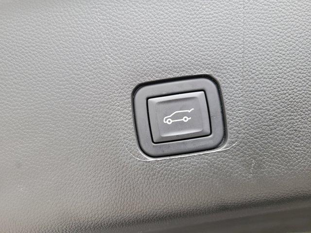 used 2023 Chevrolet Traverse car, priced at $35,084