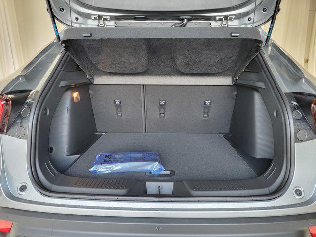 new 2025 Chevrolet Trax car, priced at $27,035