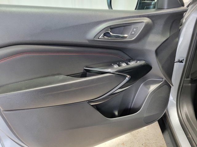 new 2025 Chevrolet Trax car, priced at $27,035