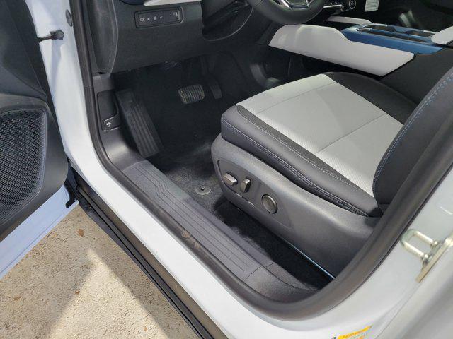 new 2025 Chevrolet Equinox EV car, priced at $39,539
