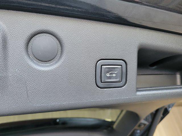 used 2022 Chevrolet Equinox car, priced at $23,798