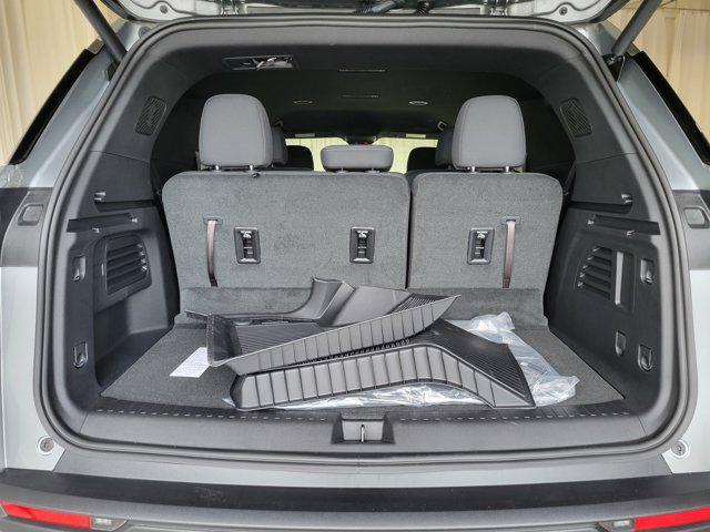 new 2025 Chevrolet Traverse car, priced at $41,658