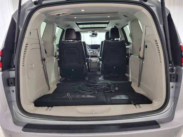 used 2021 Chrysler Pacifica Hybrid car, priced at $24,075