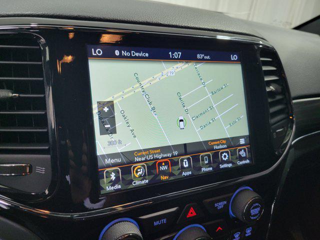 used 2022 Jeep Grand Cherokee car, priced at $19,771
