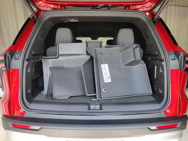 new 2025 Chevrolet Traverse car, priced at $43,438