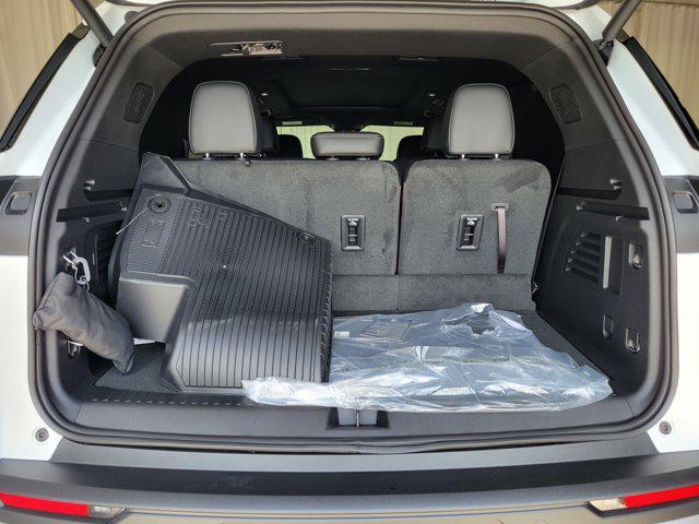 new 2025 Chevrolet Traverse car, priced at $45,233