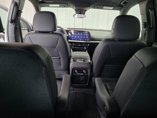 new 2025 Chevrolet Traverse car, priced at $45,233